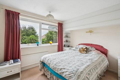 9 Ingleglen, Farnham Common, Slough, SL2 3QA