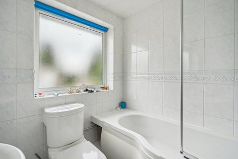 9 Ingleglen, Farnham Common, Slough, SL2 3QA