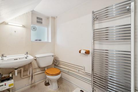 9 Ingleglen, Farnham Common, Slough, SL2 3QA