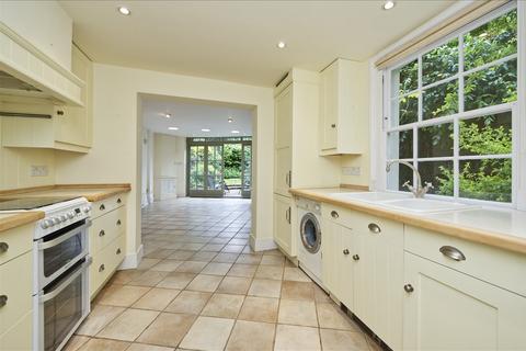 54 Ravenscourt Gardens, London, W6 0TU