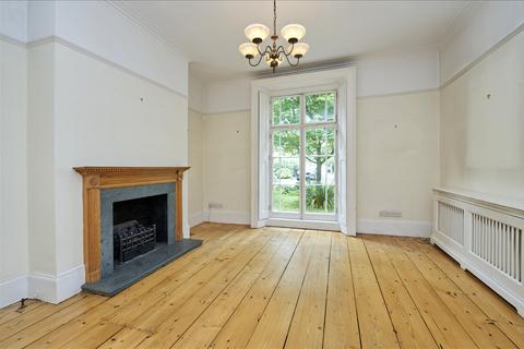 54 Ravenscourt Gardens, London, W6 0TU