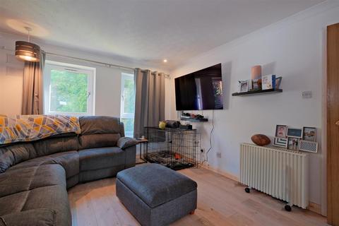 2 bedroom apartment for sale, Briarwood Court, Glasgow