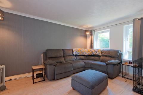 2 bedroom apartment for sale, Briarwood Court, Glasgow