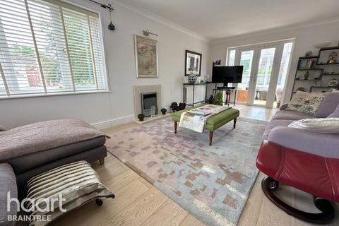 18 Rydal Way, Great Notley, Braintree, CM77 7UG