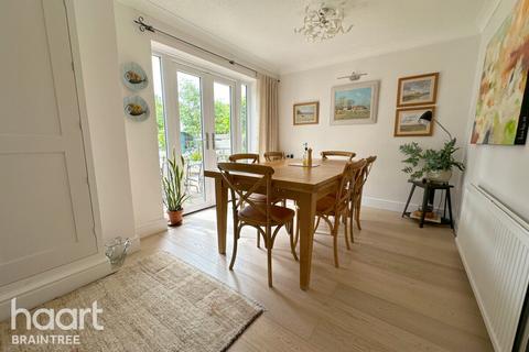 18 Rydal Way, Great Notley, Braintree, CM77 7UG