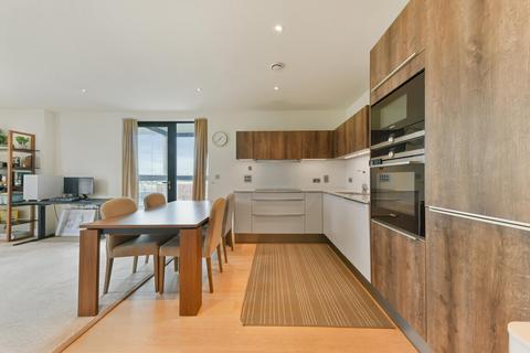 2 bedroom flat to rent, Lockington Road, London, SW8