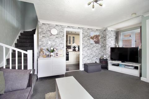 2 bedroom terraced house for sale, Adelaide Drive, Colchester CO2