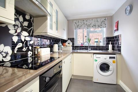 68 Adelaide Drive, Colchester, CO2 8UX