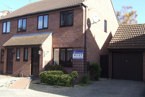 3 bedroom semi-detached house to rent, Bluebell Close, Witham CM8