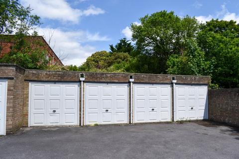 2 bedroom apartment for sale, Grosvenor Mews, Lymington, SO41