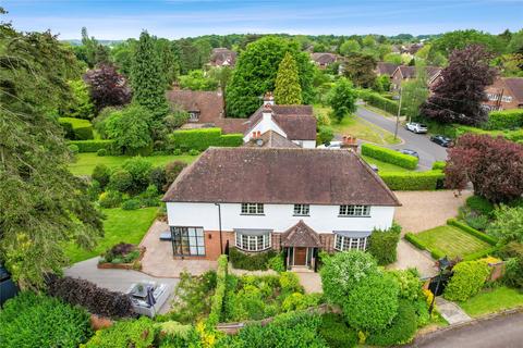 5 bedroom detached house for sale, Stanley Hill Avenue, Amersham, Buckinghamshire, HP7