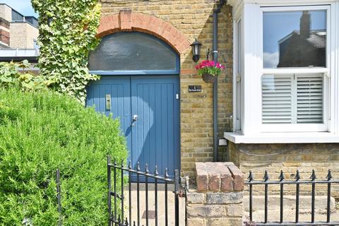 1 Heath Gardens, Twickenham, TW1 4LY