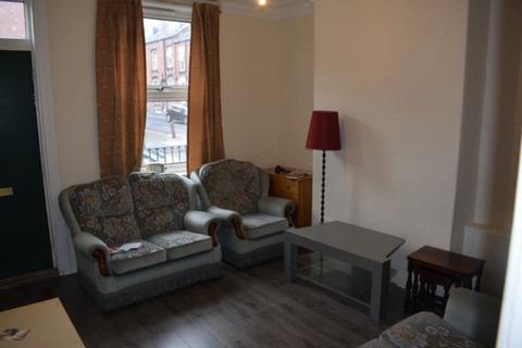 3 bedroom house to rent, Room 2, 47 burley lodge  Hyde Park  Leeds