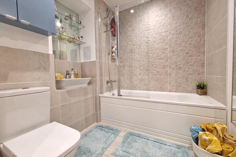 Flat 42, Azera Capstan Road, Southampton, SO19 9UR