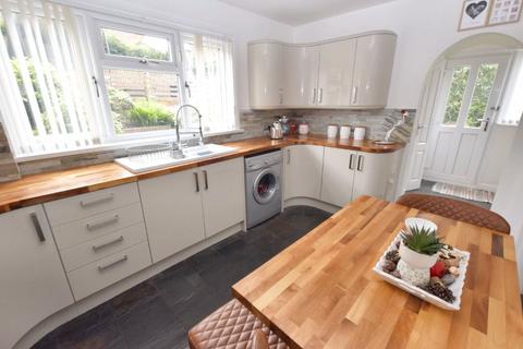 3 bedroom semi-detached house for sale, Whincover Drive, Leeds, West Yorkshire