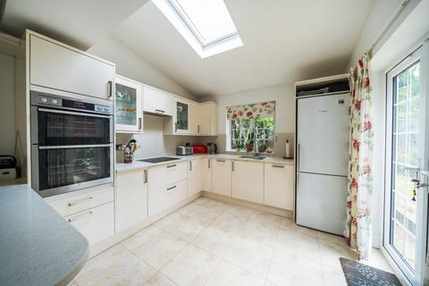 2 Neal Close, Northwood, HA6 1TH