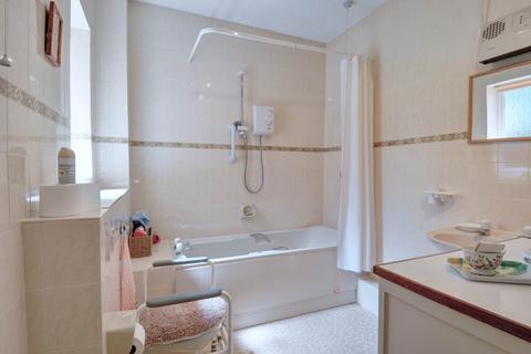 1 bedroom retirement property for sale, War Memorial Place, Henley On Thames