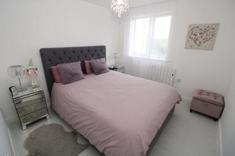 2 bedroom flat for sale, Traction Lane, Bedford, MK42