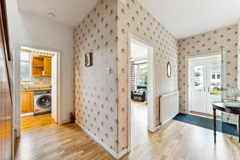 22 Lothian Drive, Clarkston, Glasgow, G76 7NE