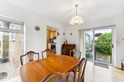 22 Lothian Drive, Clarkston, Glasgow, G76 7NE