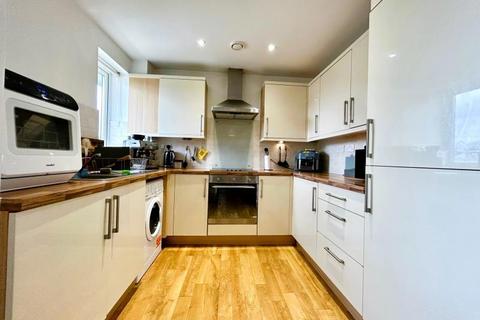 2 bedroom apartment to rent, Robinson Street, Bletchley