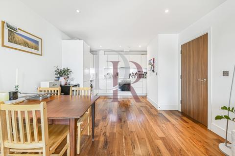 2 bedroom flat for sale, Grand Canal Apartments, de Beauvoir Crescent, London, N1