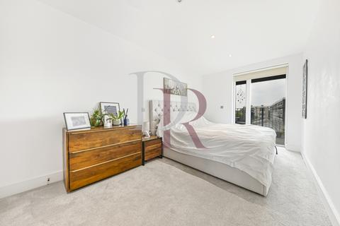 2 bedroom flat for sale, Grand Canal Apartments, de Beauvoir Crescent, London, N1