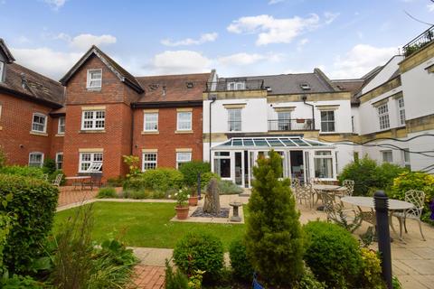 2 bedroom apartment for sale, Jennery Lane, Burnham, Slough, Buckinghamshire, SL1