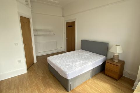 1 bedroom in a house share to rent, Church Road, Liverpool L15
