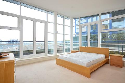 2 bedroom flat to rent, Nova Building, Isle Of Dogs, London, E14