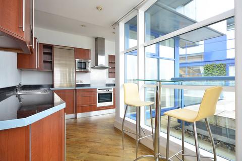 2 bedroom flat to rent, Nova Building, Isle Of Dogs, London, E14