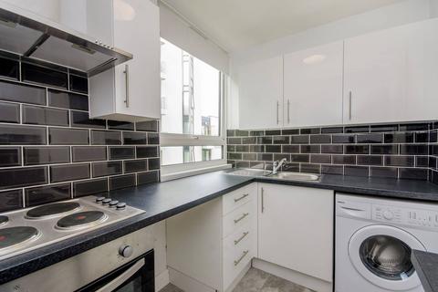 Studio to rent, Hornsey Lane, Highgate, London, N6