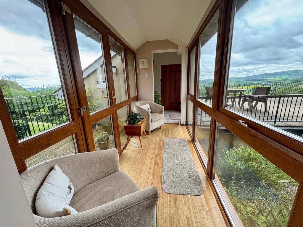 Dinedor, Hereford, Herefordshire, HR2 5 bed detached house for sale £