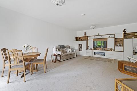 2 bedroom ground floor flat for sale, 15 Hamilton Road, Sarisbury Green, Southampton. SO31 7PU
