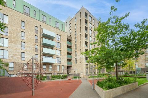 2 bedroom flat for sale, East Street, Elephant and Castle, London, SE17