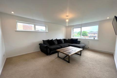 2 bedroom flat to rent, Streetfield Road, Slinfold, Horsham, RH13