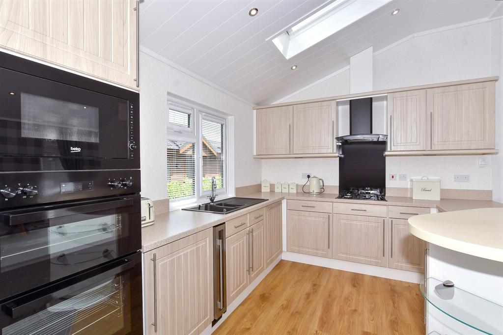 Kitchen/Living Area