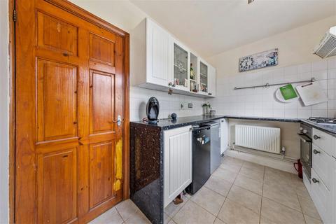 45 Walnut Crescent, Kettering, NN16 9PX