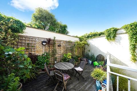 3 bedroom end of terrace house for sale, Opera Court, Wedmore Street, London, N19