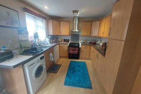 1 bedroom in a house share to rent, Derwent Drive, Hayes UB4