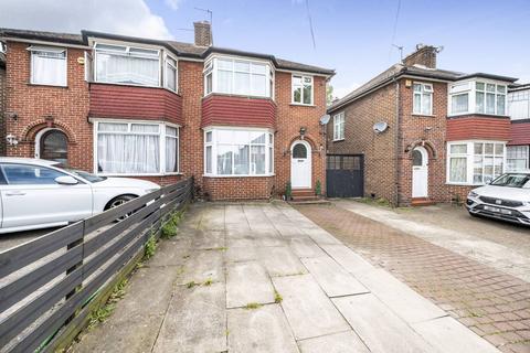 3 bedroom semi-detached house to rent, Bush Grove, Stanmore, HA7