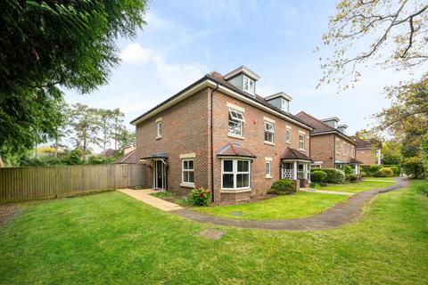 4 bedroom semi-detached house for sale, Cranwells Lane, Farnham Common, Buckinghamshire, SL2