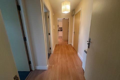 2 bedroom flat for sale, Balme Road, Cleckheaton, West Yorkshire. BD19 4DJ