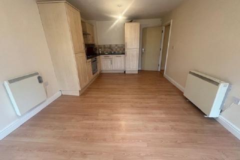 2 bedroom flat for sale, Balme Road, Cleckheaton, West Yorkshire. BD19 4DJ