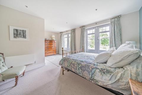 5 Bailes Place, Beckenham, BR3 1BZ
