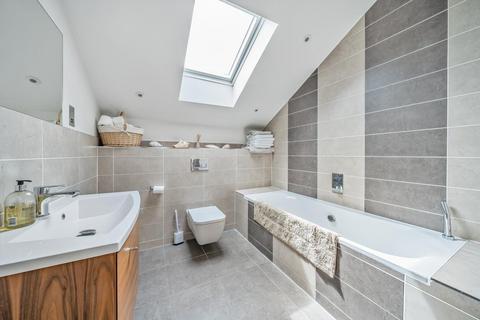5 Bailes Place, Beckenham, BR3 1BZ