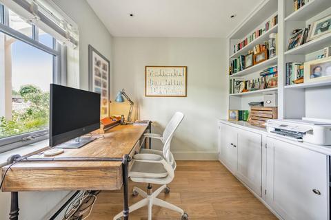5 Bailes Place, Beckenham, BR3 1BZ