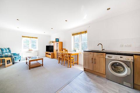 2 bedroom flat for sale, London Road, Guildford GU1