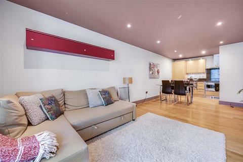 2 bedroom flat for sale, St. George Wharf, SW8