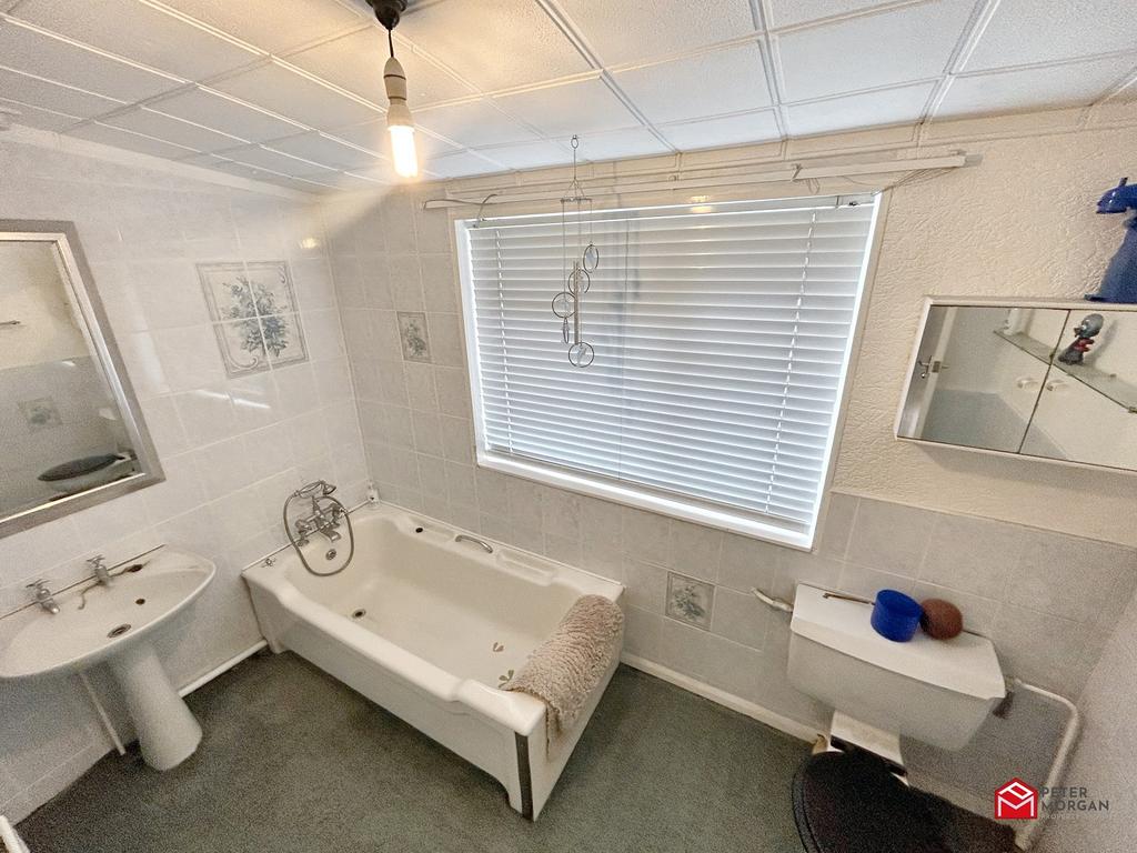 En Suite Bathroom